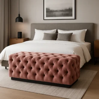 A banqueta Peach é uma peça que combina o conforto contemporâneo com um design sofisticado.